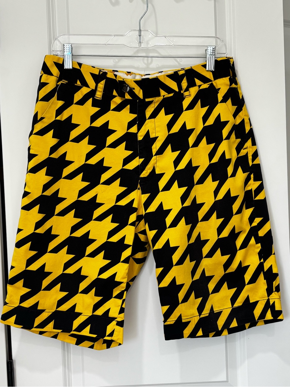 Loudmouth Big Buzz Men’s Black and Yellow Houndstooth Flat Front Shorts
